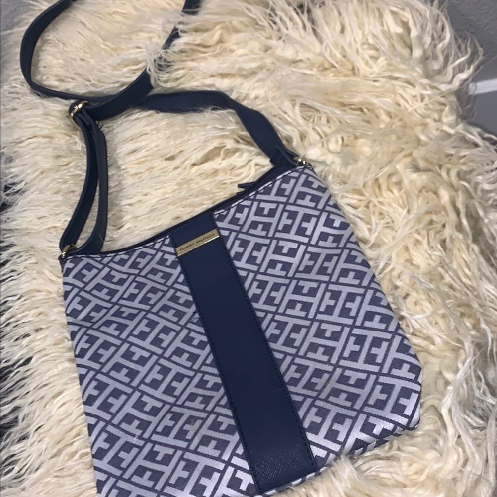🎉tommy hilfiger crossbody🎉